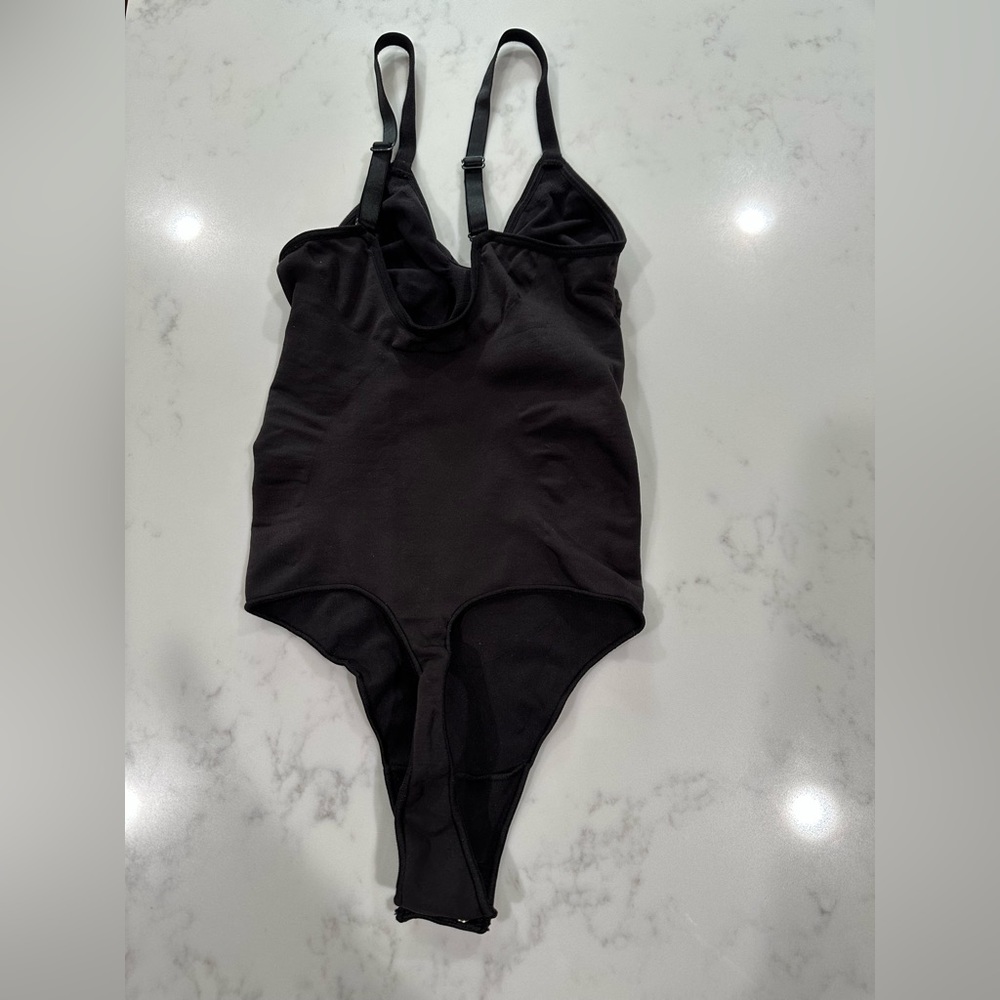 SKIMS Sculpting Thong Bodysuit high cut leg opening color Onyx Size L/XL - Picture 5 of 6